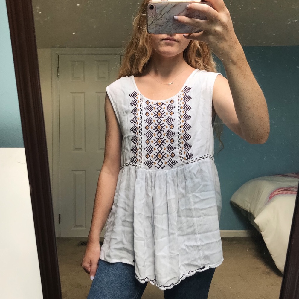 ✨PacSun White Flowy Top✨ - Picture 1 of 3